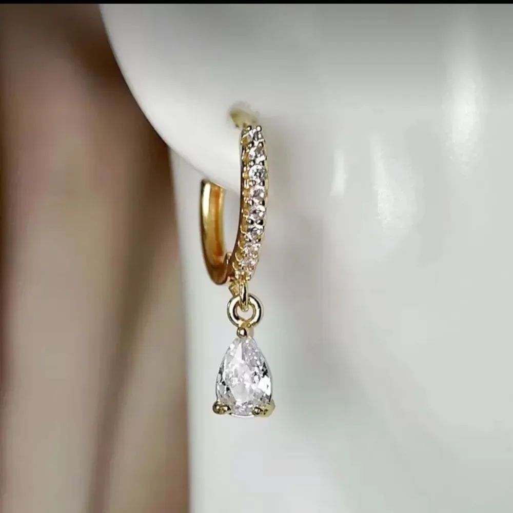 Crystal Drop Earrings - Picture 3 of 3